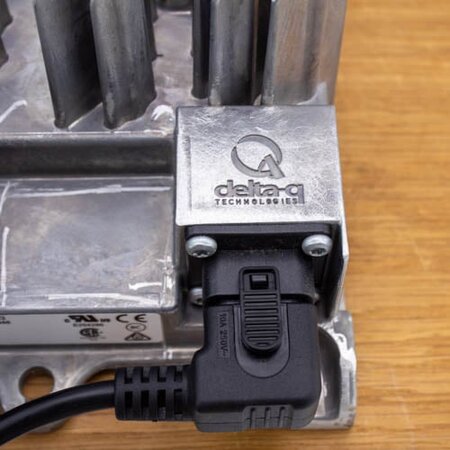 Delta-Q IC900 24V/ 37A Acculader IP66 - CAN-Bus