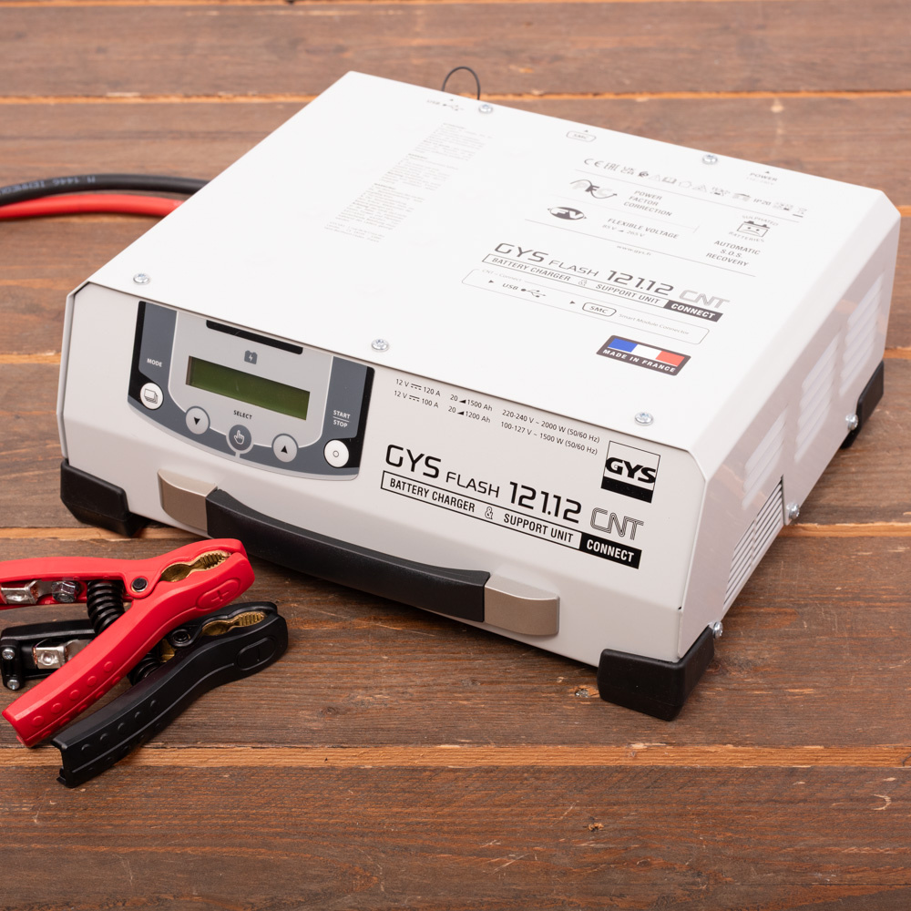 acculader met voeding GYSFLASH 121.12 CNT FV 5M