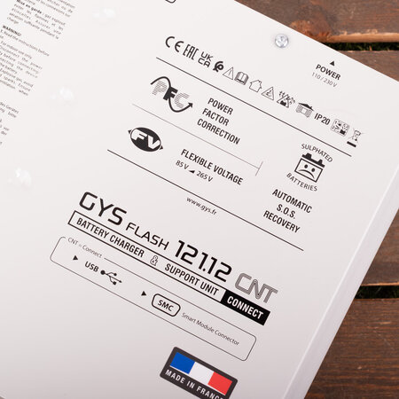 GYS acculader met voeding GYSFLASH 121.12 CNT FV | USB / SMC | 120A | 5M kabels
