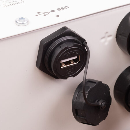 GYS acculader met voeding GYSFLASH 121.12 CNT FV | USB / SMC | 120A | 5M kabels