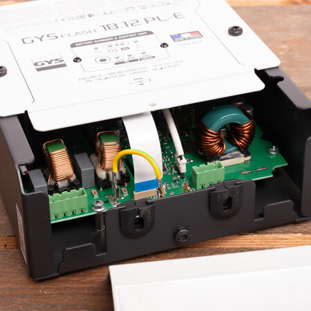 GYS GYSFLASH 18.12 PL-E | 12V 18A