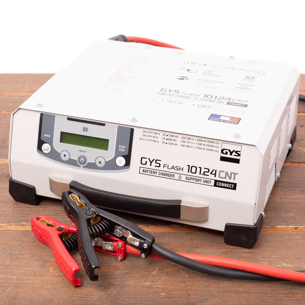 acculader met voeding GYSFLASH 101.24 CNT FV 5M