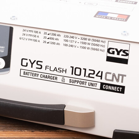 GYS acculader met voeding GYSFLASH 101.24 CNT FV | USB / SMC | 100A | 5M kabels
