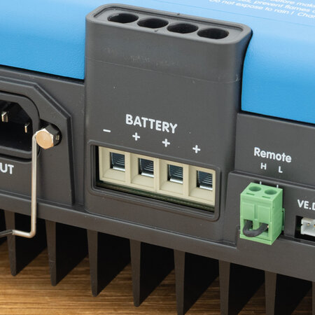 Victron Phoenix Smart lader 12/50 (3) IP43 230V