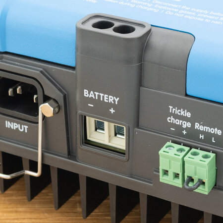 Victron Phoenix Smart lader 24/16 (1+1) IP43 230V