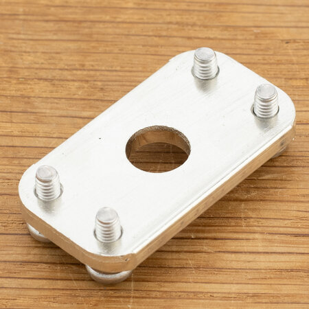 TBS DCM Adapterplaat M8/M10 naar 4 x M4