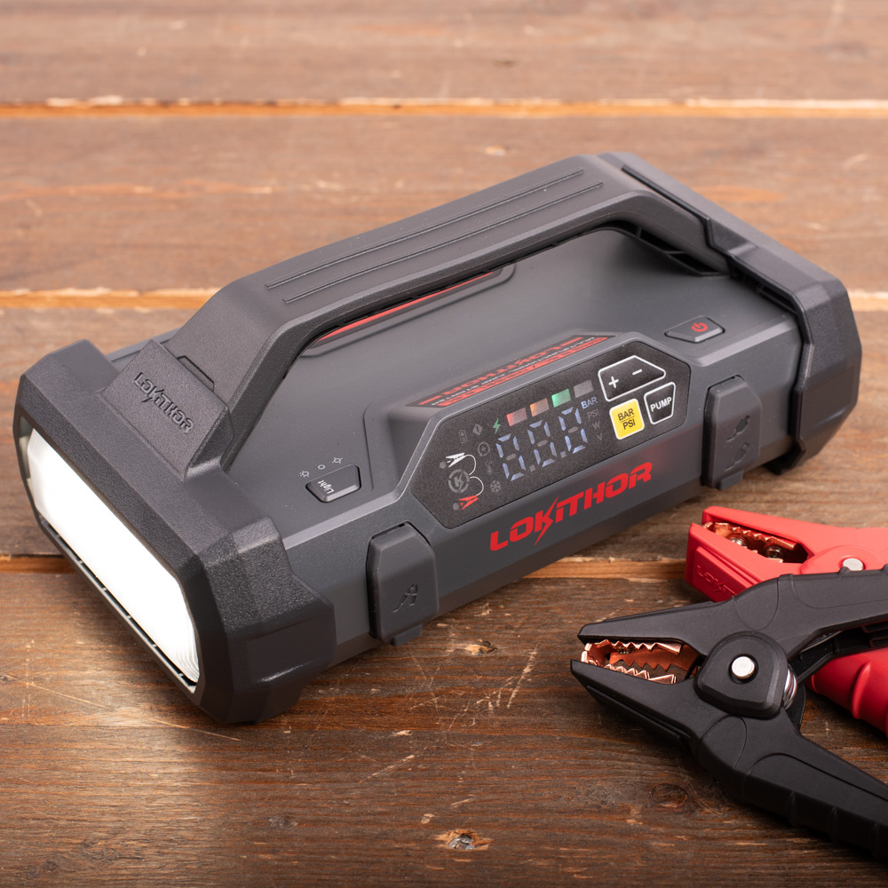 JA301 Pro Jumpstarter 2500A + Compressor