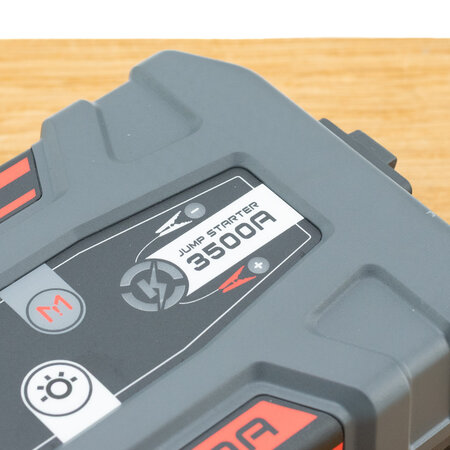 Lokithor J402 Pro Jumpstarter 3500A