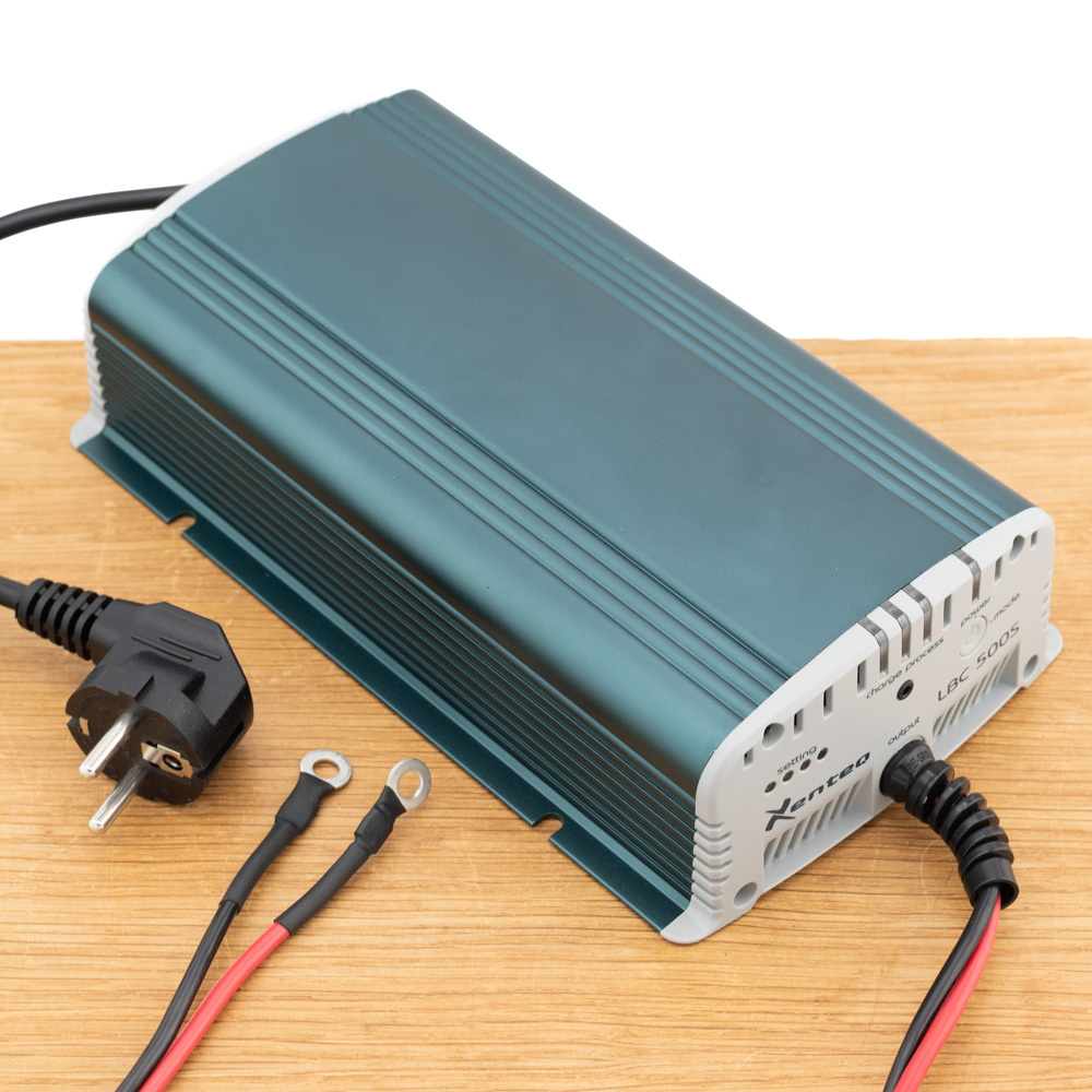LBC 512-20S 12V 20A