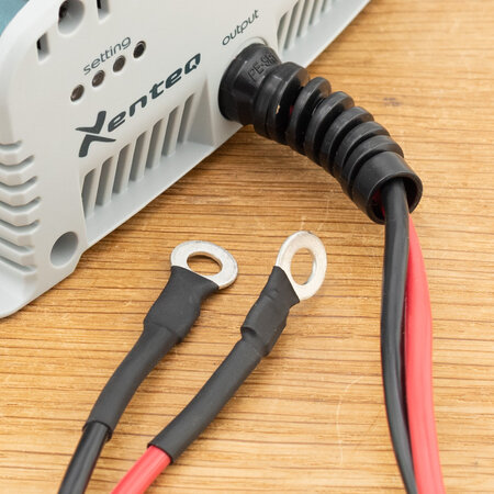 Xenteq LBC 512-10S 12V 10A