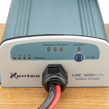 Xenteq LBC 512-10XTR 12V 10A
