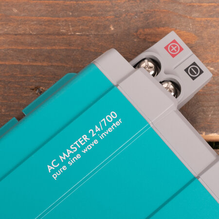 Mastervolt AC Master 24/700 IEC (230 V)