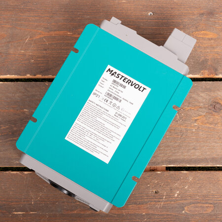 Mastervolt AC Master 24/700 IEC (230 V)
