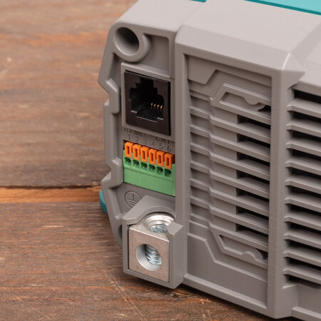 Mastervolt AC Master 24/700 IEC (230 V)