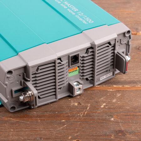 Mastervolt AC Master 12/1500 IEC (230 V)