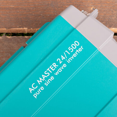 Mastervolt AC Master 24/1500 IEC (230 V)