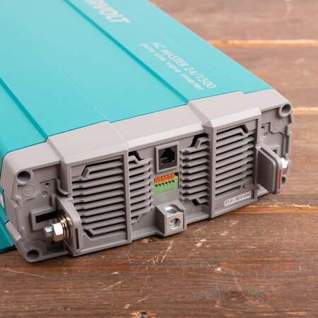 Mastervolt AC Master 24/1500 IEC (230 V)