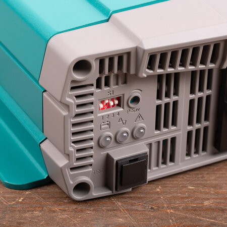 Mastervolt AC Master 24/1500 IEC (230 V)