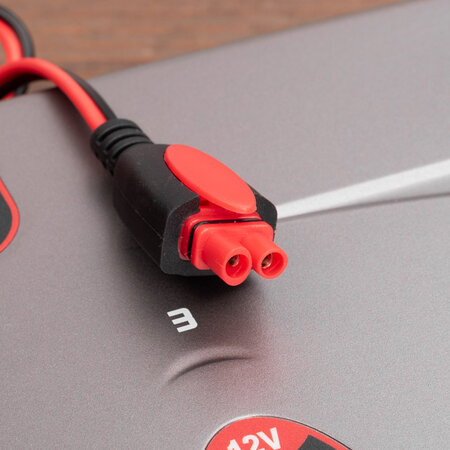 Carpoint 4X4 druppellader 12V 4A | 4 uitgangen met 4A