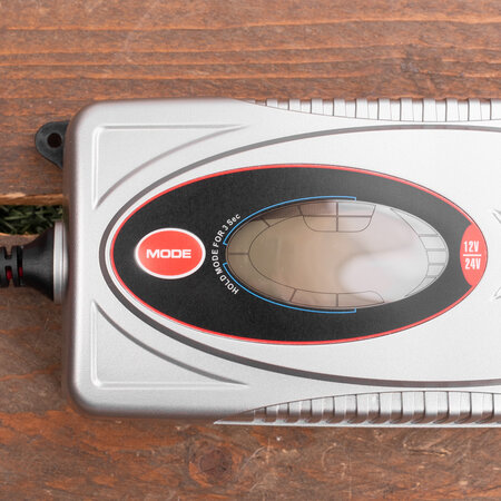 Carpoint druppellader 12V/24V 7,5A