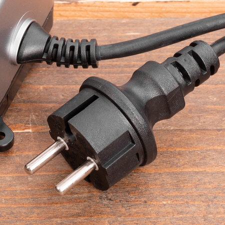 Carpoint druppellader 12V/24V 7,5A