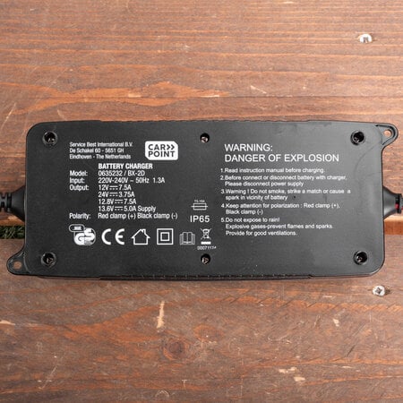 Carpoint druppellader 12V/24V 7,5A