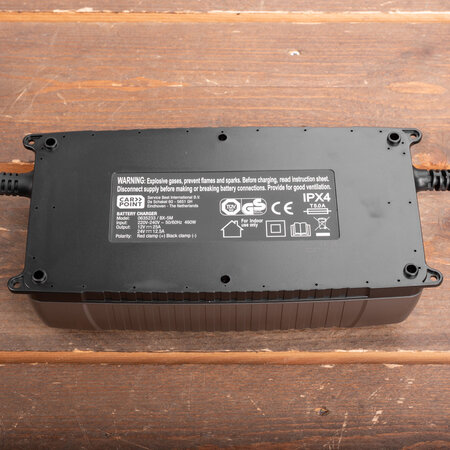 Carpoint druppellader 12V/24V 25A