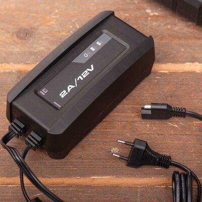 Schumacher 12V - 2A lader SPI2CS speciaal voor Schumacher Boosters