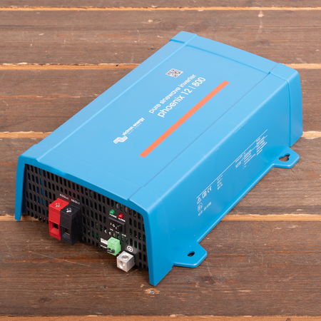 Victron Phoenix 12/800 DC/AC Omvormer - IEC contactdoos