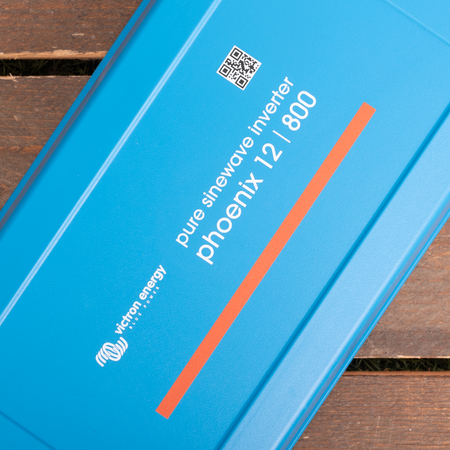 Victron Phoenix 12/800 DC/AC Omvormer - IEC contactdoos