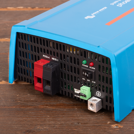 Victron Phoenix 12/800 DC/AC Omvormer - IEC contactdoos
