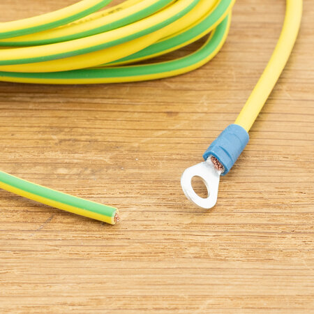 DEFA Installatieautomaat EI Central 16A 1 ingang + 1 uitgang + Schuko stopcontact