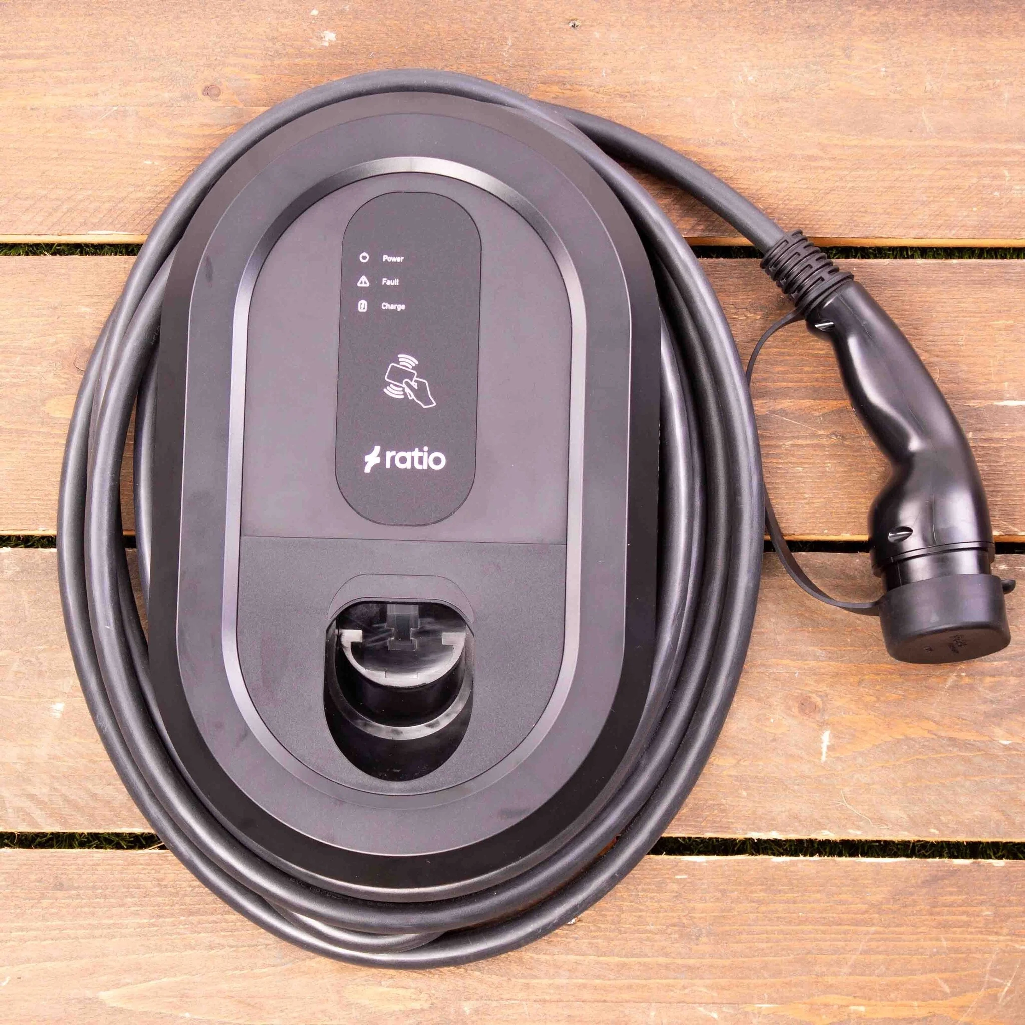io6 Pro Laadstation 5 meter vaste laadkabel 3 fase 16-32A - MID Meter afbeelding