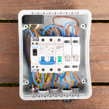 DEFA Installatieautomaat EI Central 16A 2 ingangen + 3 uitgangen