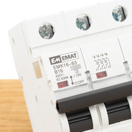 EMAT Krachtgroep B 16A 3P+N