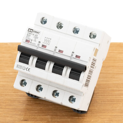 EMAT Krachtgroep B 25A 3P+N