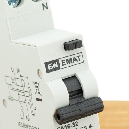 EMAT Aardlekautomaat B 32A 30mA 1P+N