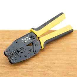 Solinq Krimptang voor o.a. MC4 solar connectoren