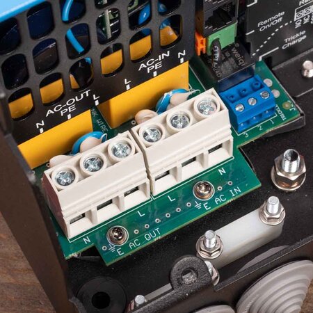 Victron MultiPlus 48/2000/25-32