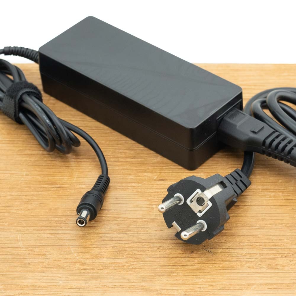 Laptop lader AC Adapter 90W voor Toshiba - Blu-Basic - Acculader - Elektra en energieopslag vergelijken op Econsument
