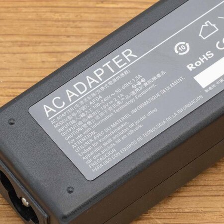 Blu-Basic Laptop / netbook oplader AC Adapter 40W voor HP / Compaq
