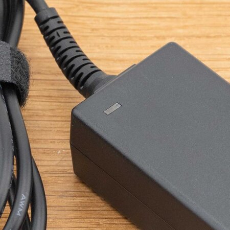 Blu-Basic Laptop / netbook oplader AC Adapter 40W voor HP / Compaq