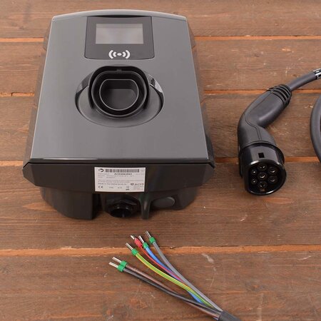 Alfen  Eve Single Plus - 3 x 32A (22kW) - 5 meter vaste kabel - RFID - E-Flux - Load Balancing - Grijs