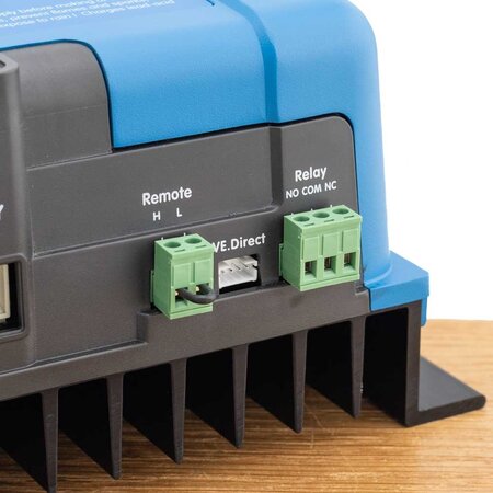 Victron Phoenix Smart IP43 lader 36/15 (1) 120-240V