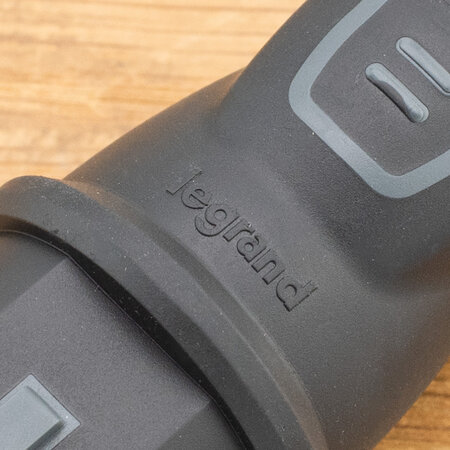 Legrand Geaarde Schuko Stekker 2P Rubber IP44 Zwart