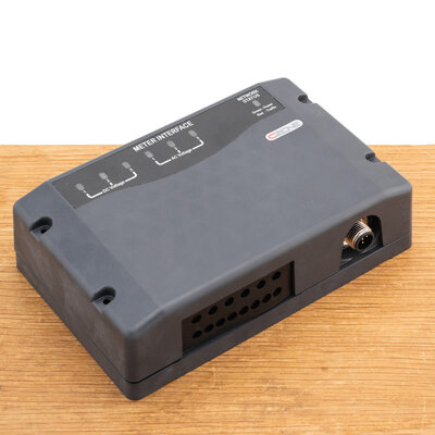 CZone Meter Interface (MI) met afdichting en stekker
