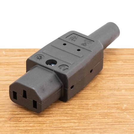 C13 Apparaatstekker