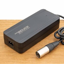 Fiets acculader 36V 2A - 5,5 x 2,1 mm pin + XLR 3-pins Neutrik