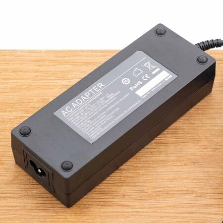 Blu-Basic Laptop oplader AC Adapter 135W | voor o.a. HP / Compaq