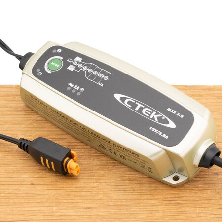 CTEK MXS 3.8  Power Kit (12V / 0,8A - 3,8A)